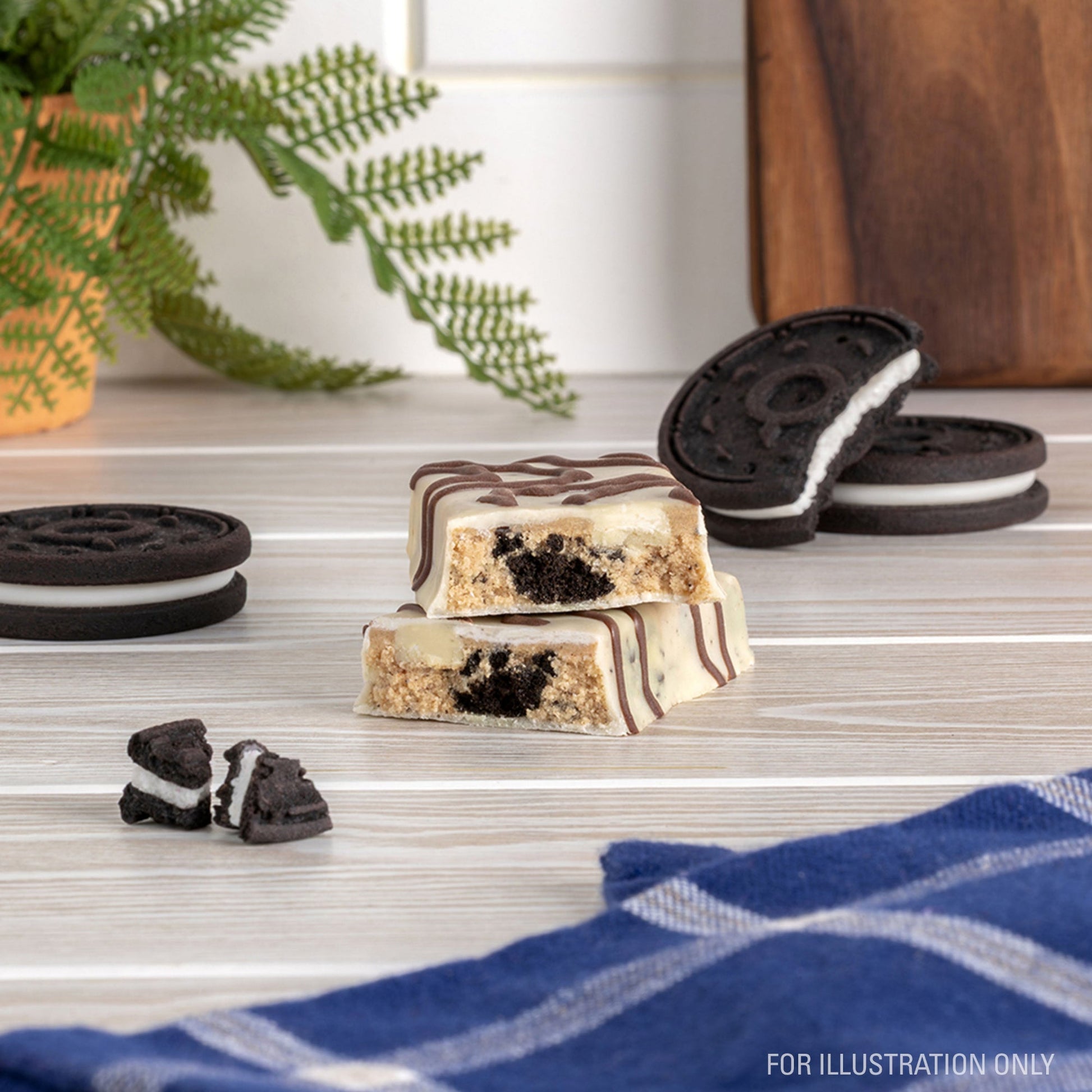 dipped-cookies-and-cream-protein-bars-t1 15807_QN_USA_ProteinBar_CAC_InterimAssetUpdate_Digital-Dipped-ProductCarouselSet_Tabletop1.jpg